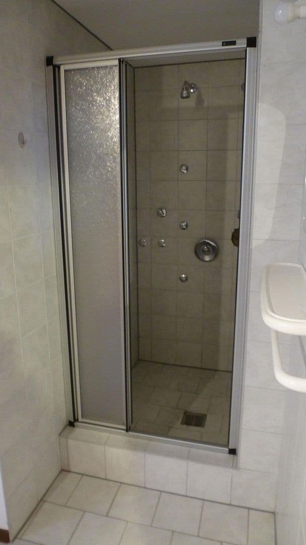 Prodej domu 255 m², pozemek 894 m², Hüttlingen, Bádensko-Württembersko Prodej domu 255 m², pozemek 894 m², Hüttlingen, Bádensko-Württembersko