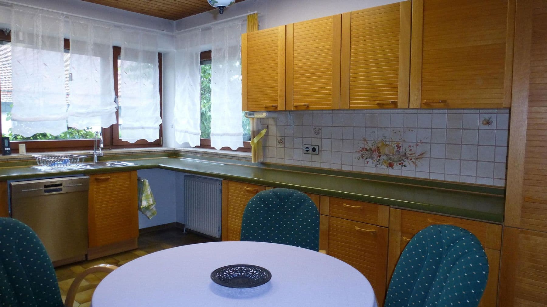 Prodej domu 255 m², pozemek 894 m², Hüttlingen, Bádensko-Württembersko Prodej domu 255 m², pozemek 894 m², Hüttlingen, Bádensko-Württembersko