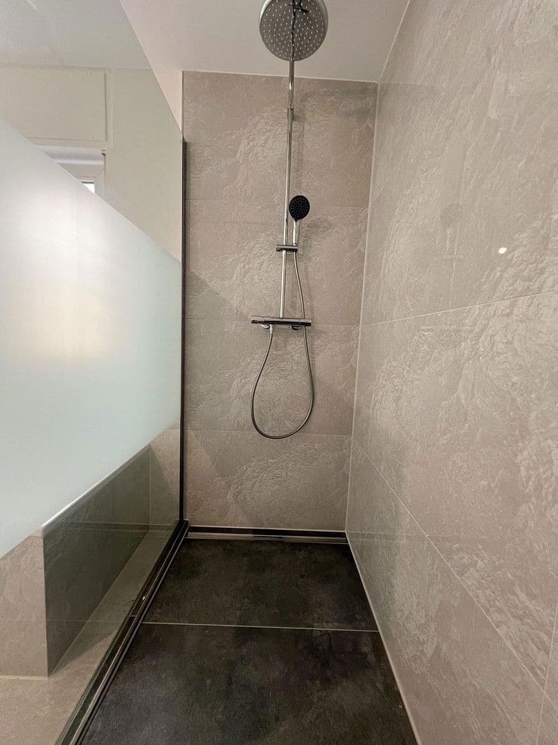 Pronájem bytu 4+1 140 m², Schillerstraße 16, Eggenstein-Leopoldshafen, Bádensko-Württembersko Pronájem bytu 4+1 140 m², Schillerstraße 16, Eggenstein-Leopoldshafen, Bádensko-Württembersko