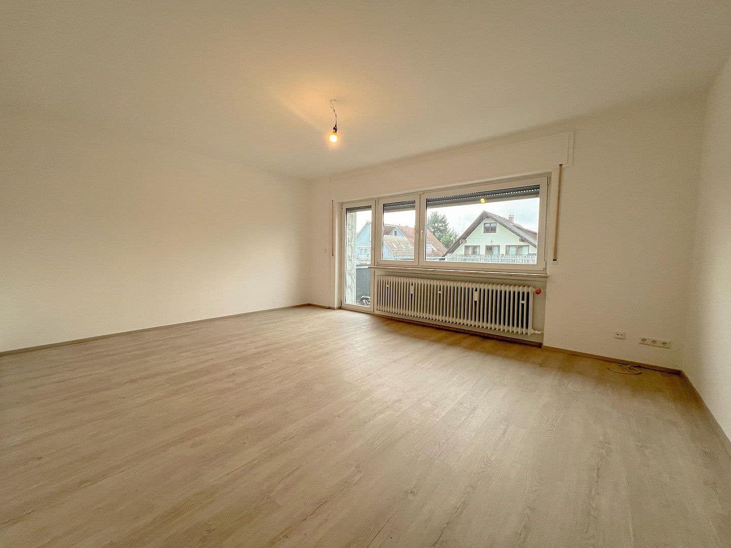 Pronájem bytu 4+1 140 m², Schillerstraße 16, Eggenstein-Leopoldshafen, Bádensko-Württembersko Pronájem bytu 4+1 140 m², Schillerstraße 16, Eggenstein-Leopoldshafen, Bádensko-Württembersko