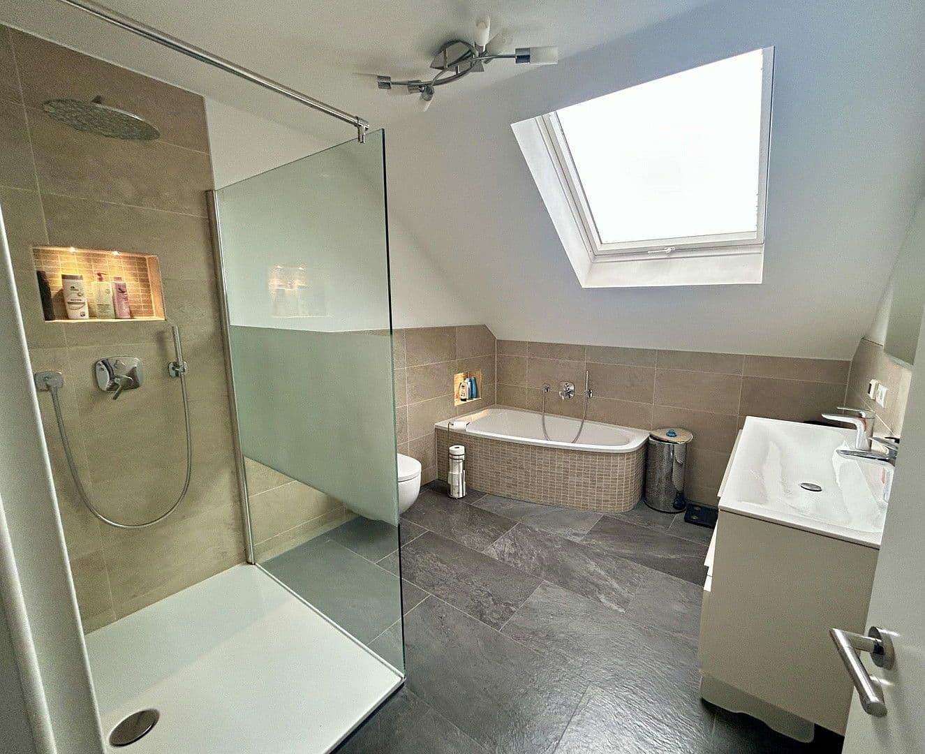 Pronájem domu 150 m², pozemek 350 m², Gräfelfing, Bavorsko Pronájem domu 150 m², pozemek 350 m², Gräfelfing, Bavorsko