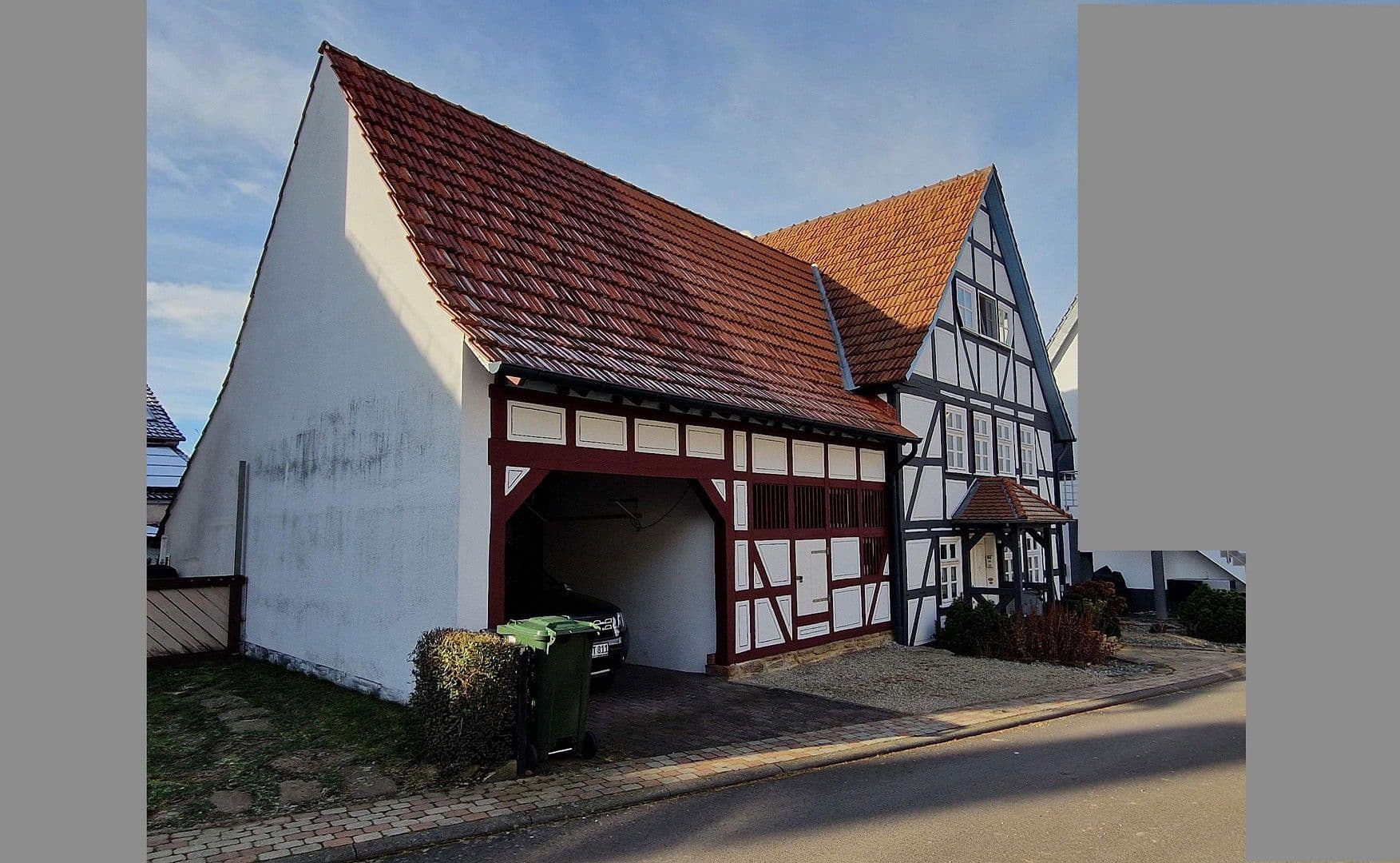 Prodej domu 260 m², pozemek 330 m², Immenhausen, Hessen Prodej domu 260 m², pozemek 330 m², Immenhausen, Hessen