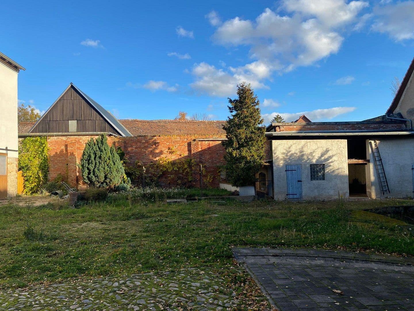 Prodej domu 260 m², pozemek 3.290 m², Nienburg (Saale), Sasko-Anhaltsko Prodej domu 260 m², pozemek 3.290 m², Nienburg (Saale), Sasko-Anhaltsko