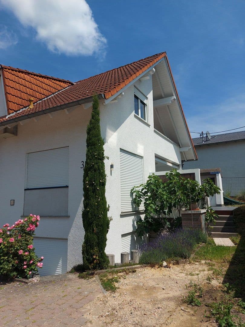 Prodej domu 177 m², pozemek 401 m², Waldalgesheim, Porýní-Falc Prodej domu 177 m², pozemek 401 m², Waldalgesheim, Porýní-Falc
