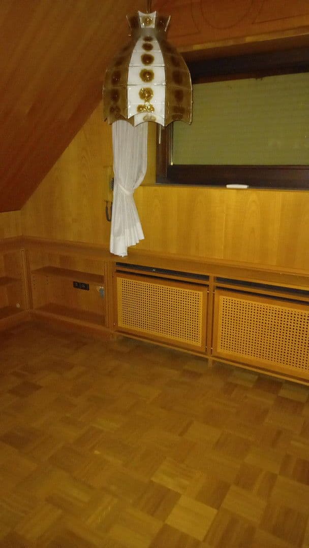 Pronájem bytu 3+1 166 m², Kiefernweg 1, Seeheim-Jugenheim, Hessen Pronájem bytu 3+1 166 m², Kiefernweg 1, Seeheim-Jugenheim, Hessen