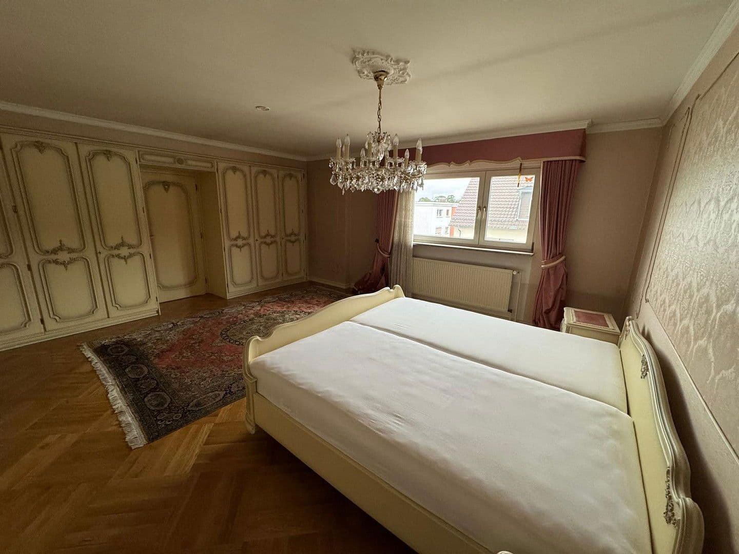 Pronájem bytu 3+1 166 m², Kiefernweg 1, Seeheim-Jugenheim, Hessen Pronájem bytu 3+1 166 m², Kiefernweg 1, Seeheim-Jugenheim, Hessen