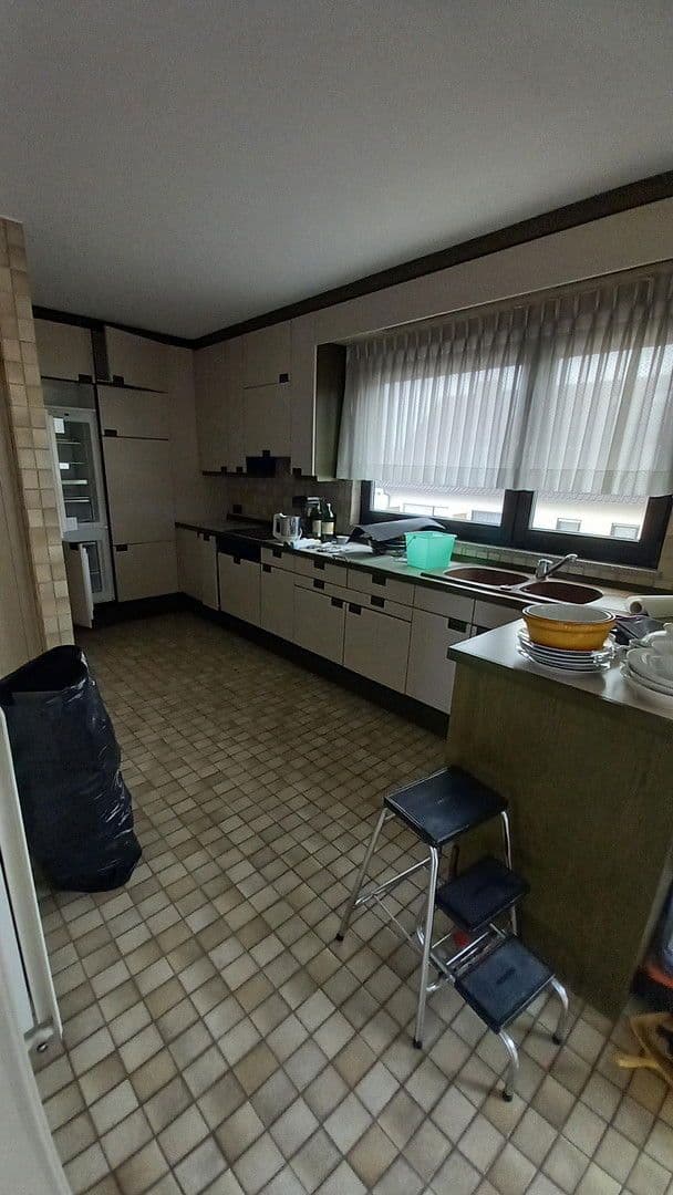 Pronájem bytu 3+1 166 m², Kiefernweg 1, Seeheim-Jugenheim, Hessen Pronájem bytu 3+1 166 m², Kiefernweg 1, Seeheim-Jugenheim, Hessen