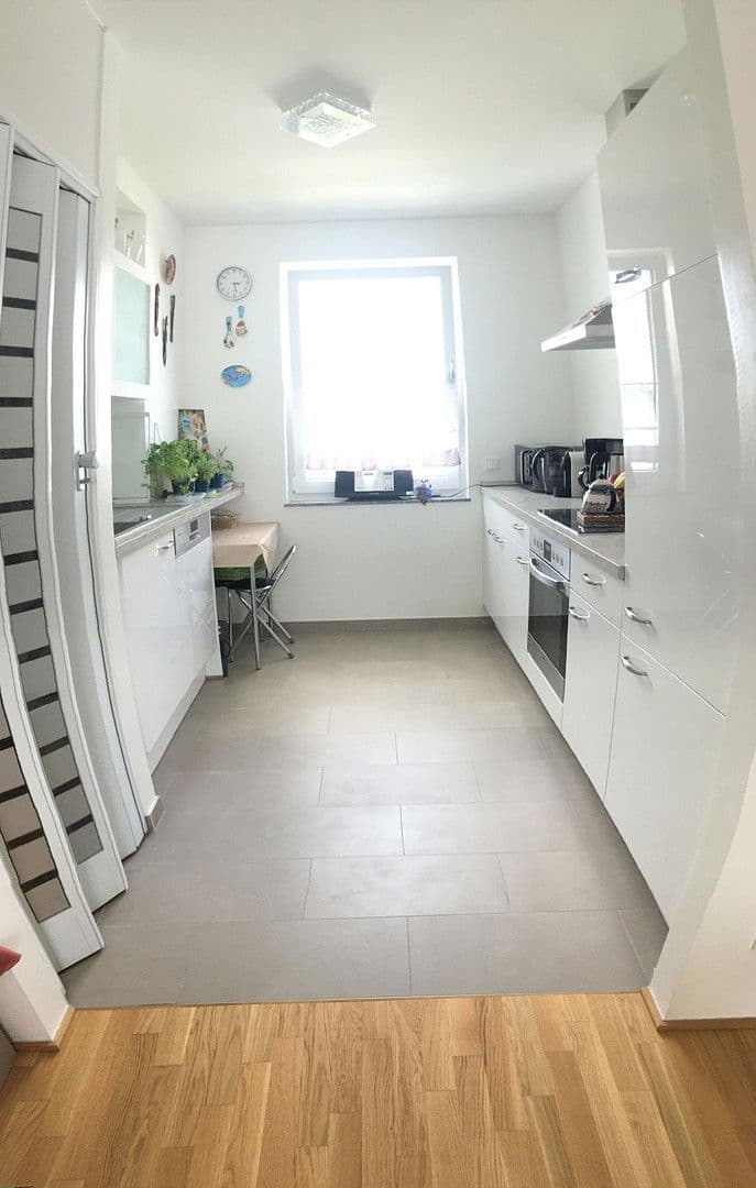 Pronájem bytu 3+1 98 m², Welschstrasse, Wiesbaden, Hessen Pronájem bytu 3+1 98 m², Welschstrasse, Wiesbaden, Hessen