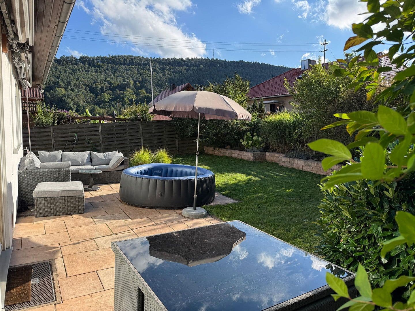 Prodej domu 125 m², pozemek 411 m², Lug, Porýní-Falc Prodej domu 125 m², pozemek 411 m², Lug, Porýní-Falc