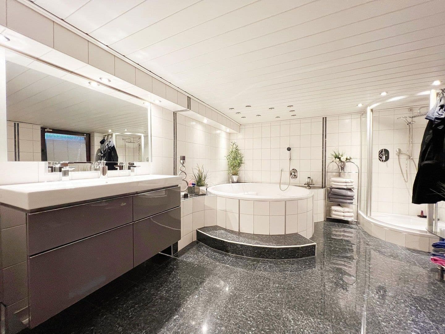 Prodej domu 276 m², pozemek 961 m², Duisburg, Severní Porýní-Vestfálsko Prodej domu 276 m², pozemek 961 m², Duisburg, Severní Porýní-Vestfálsko