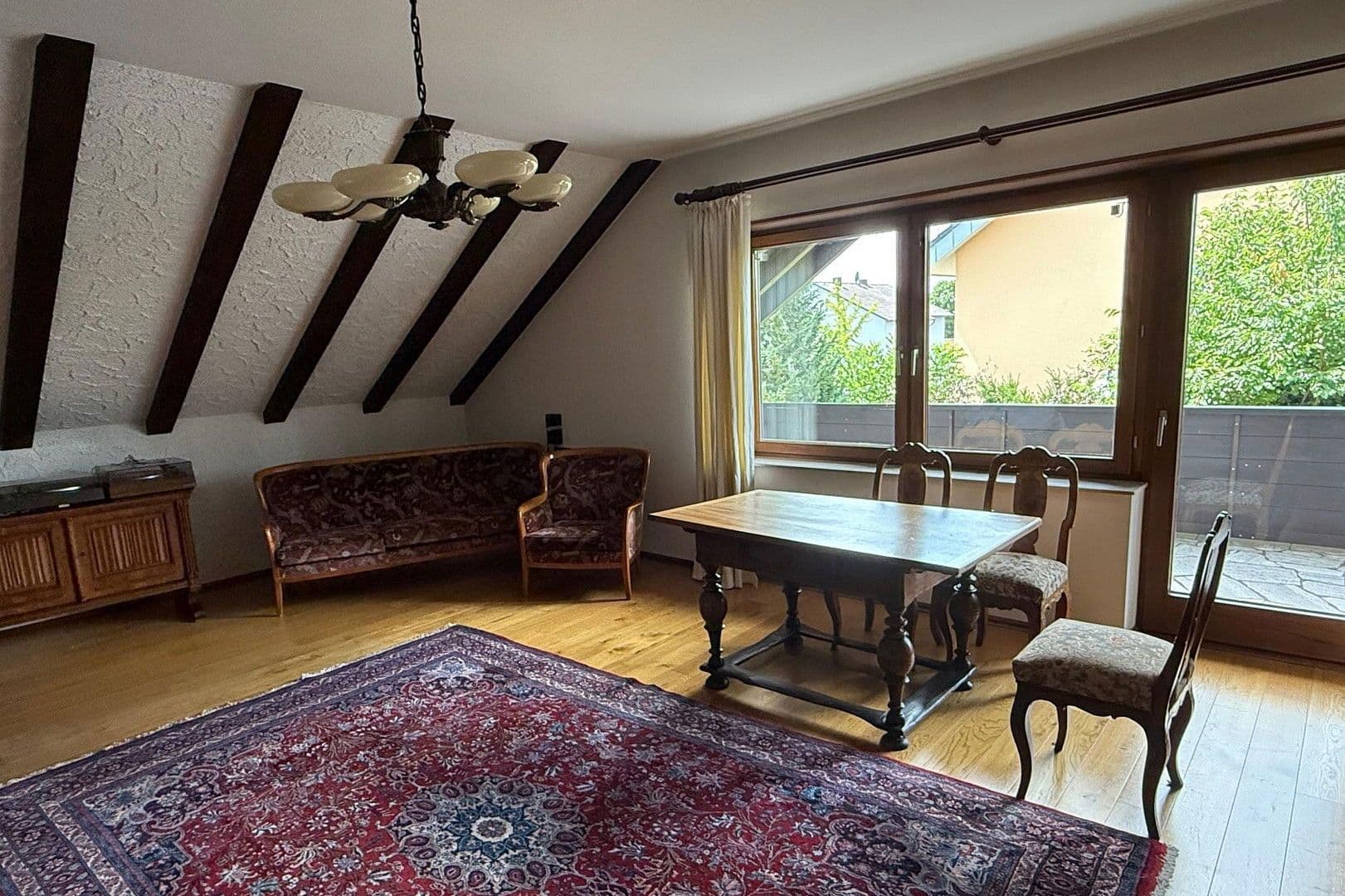 Prodej domu 478 m², pozemek 1.827 m², Neuhof, Hessen Prodej domu 478 m², pozemek 1.827 m², Neuhof, Hessen