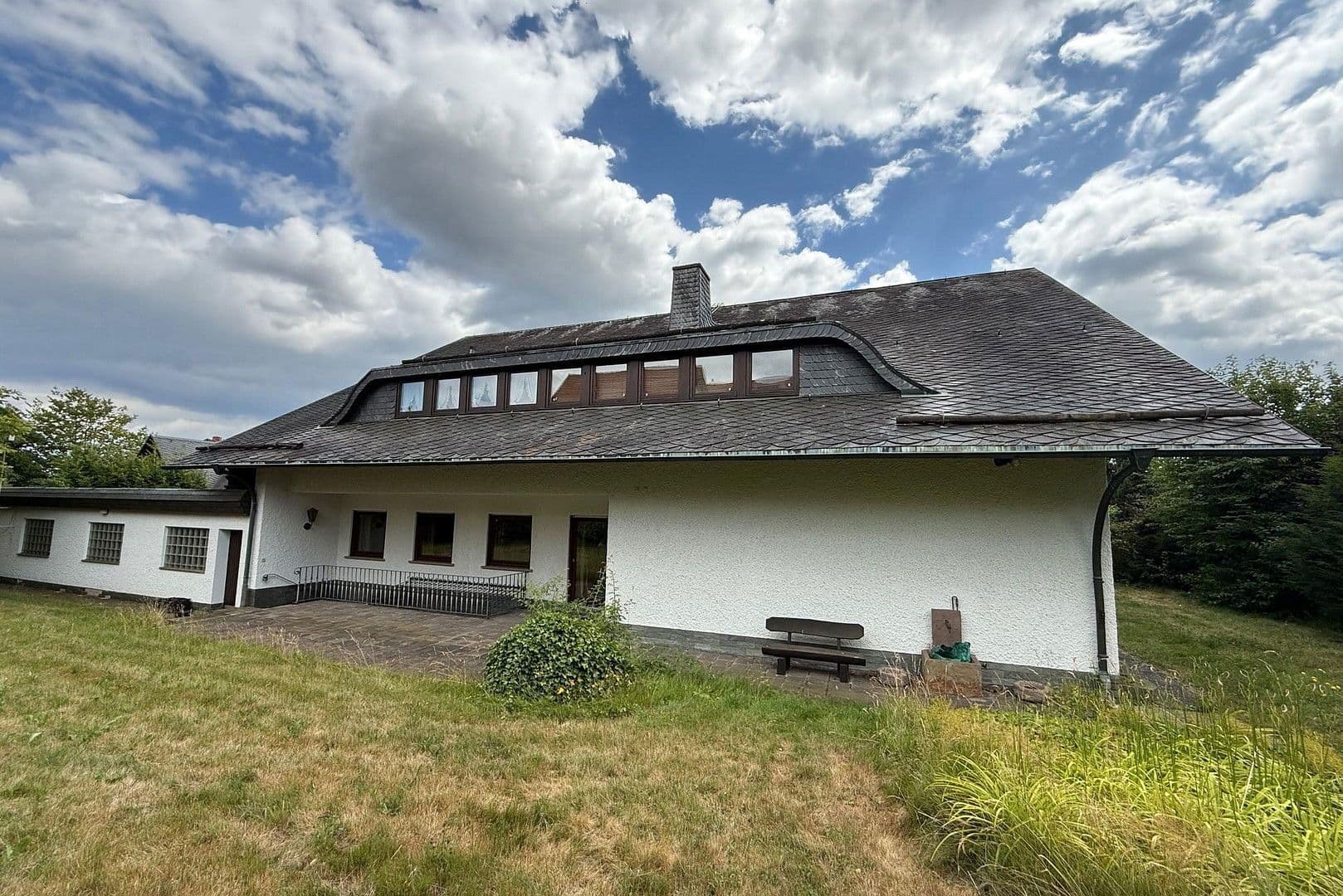 Prodej domu 478 m², pozemek 1.827 m², Neuhof, Hessen Prodej domu 478 m², pozemek 1.827 m², Neuhof, Hessen