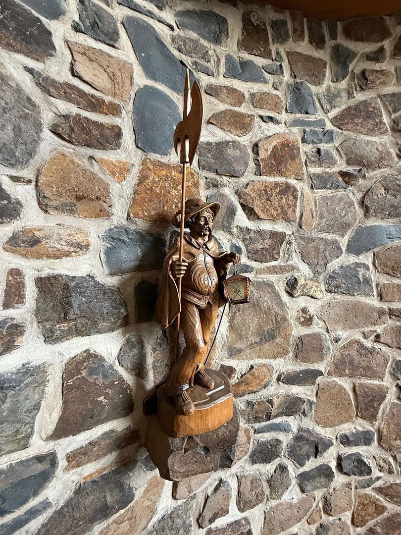 Prodej domu 478 m², pozemek 1.827 m², Neuhof, Hessen Prodej domu 478 m², pozemek 1.827 m², Neuhof, Hessen