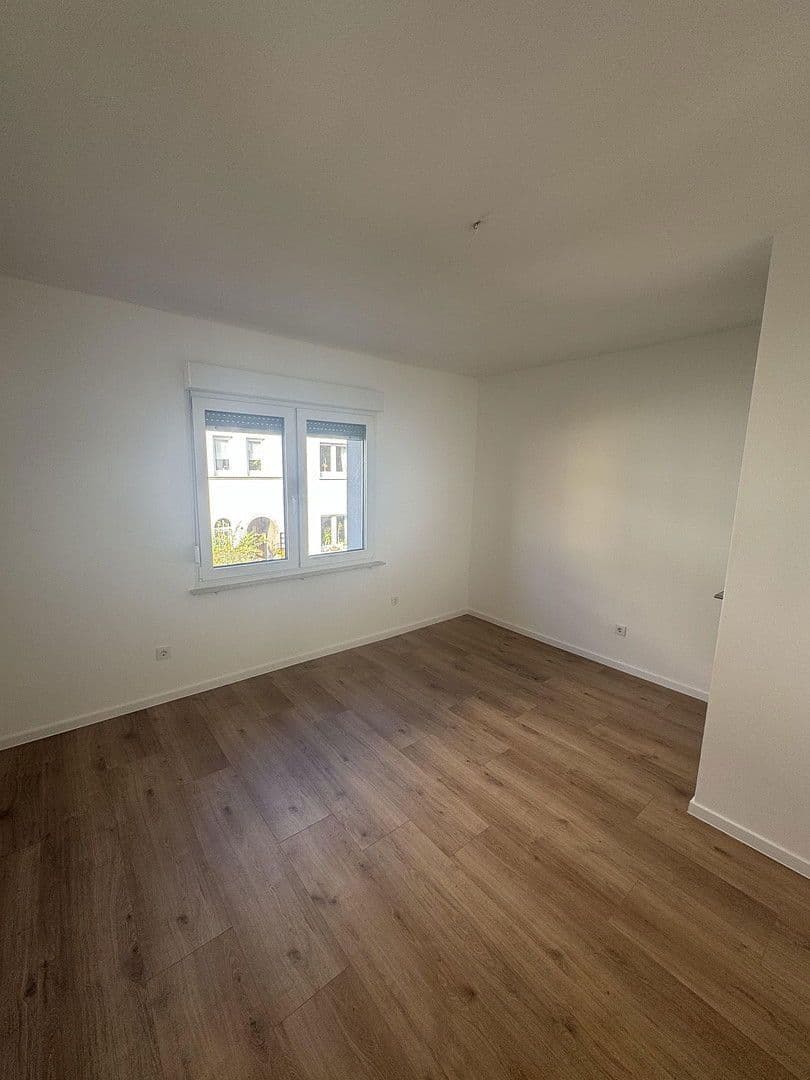 Pronájem domu 150 m², pozemek 168 m², Koblenz, Porýní-Falc Pronájem domu 150 m², pozemek 168 m², Koblenz, Porýní-Falc