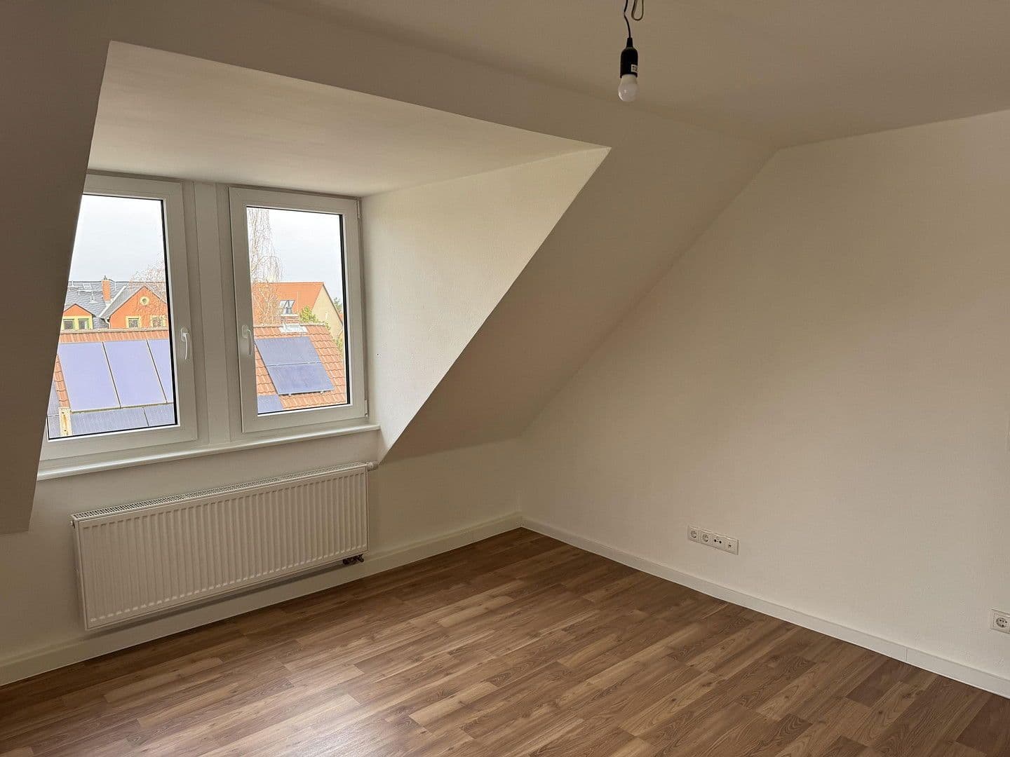 Pronájem bytu 3+1 89 m², Dresden, Sasko Pronájem bytu 3+1 89 m², Dresden, Sasko