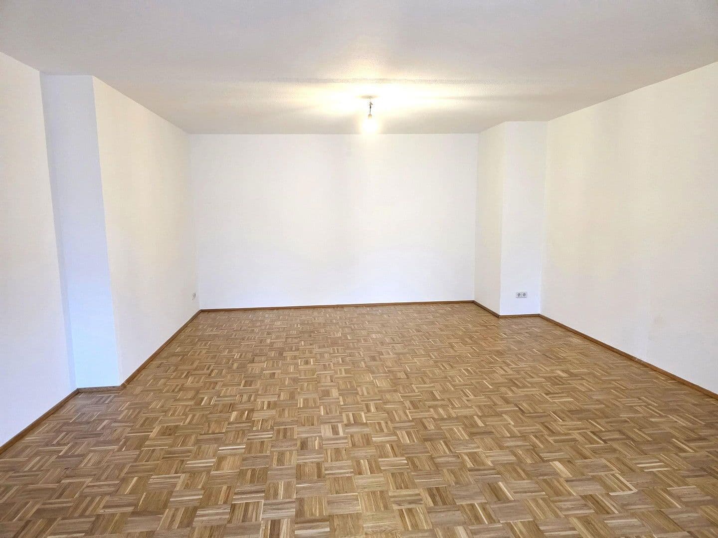 Prodej bytu 3+1 140 m², Alfred-Kowalke-Str.14, Berlin, Berlín Prodej bytu 3+1 140 m², Alfred-Kowalke-Str.14, Berlin, Berlín