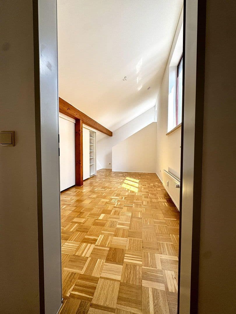 Pronájem bytu 4+1 108 m², Richard-Strauß-Allee 3, Wuppertal, Severní Porýní-Vestfálsko Pronájem bytu 4+1 108 m², Richard-Strauß-Allee 3, Wuppertal, Severní Porýní-Vestfálsko