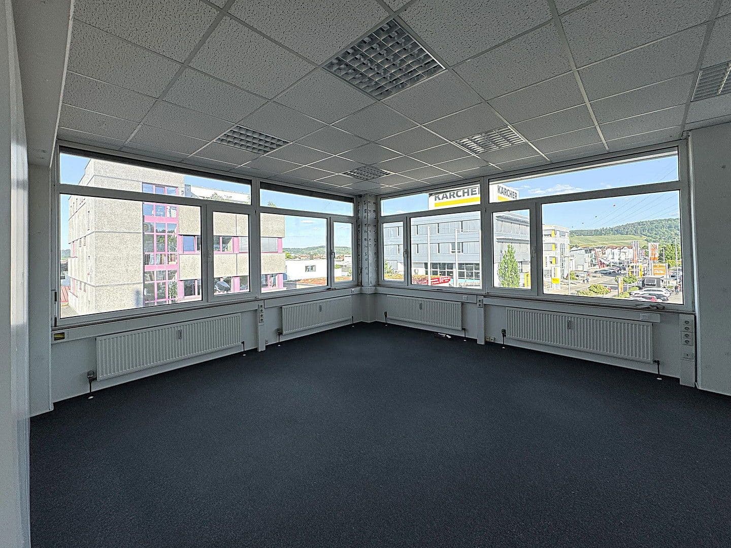 Pronájem kanceláře 42 m², Winnenden, Bádensko-Württembersko Pronájem kanceláře 42 m², Winnenden, Bádensko-Württembersko