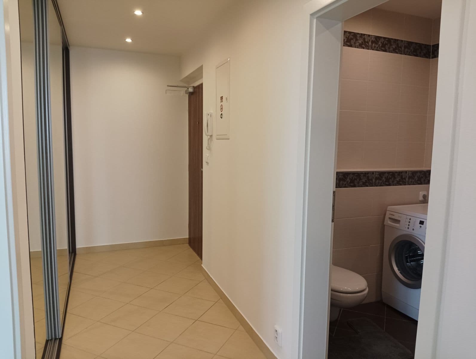 Pronájem bytu 2+kk 57 m², Modenská, Praha, Praha Pronájem bytu 2+kk 57 m², Modenská, Praha, Praha