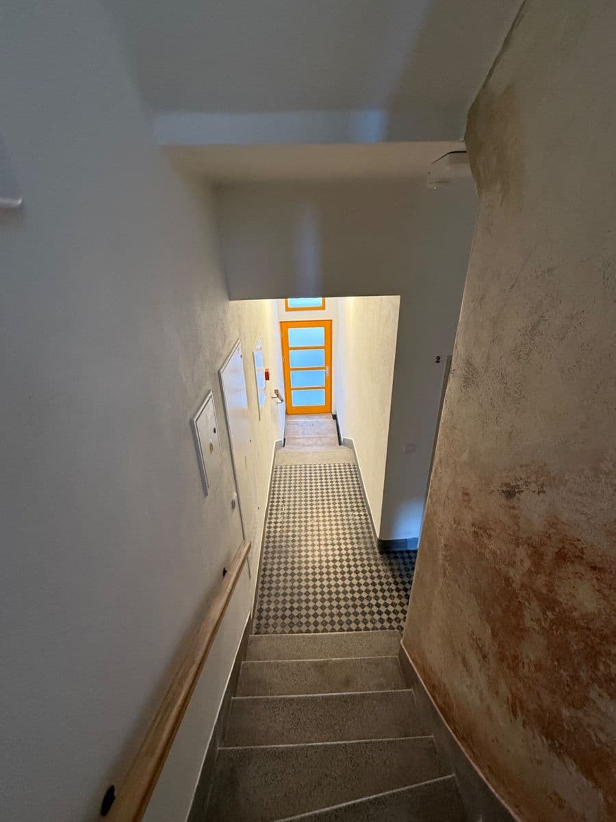 Pronájem bytu 1+kk 26 m², nám. Kpt. Otm. Chlupa, Znojmo, Jihomoravský kraj Pronájem bytu 1+kk 26 m², nám. Kpt. Otm. Chlupa, Znojmo, Jihomoravský kraj