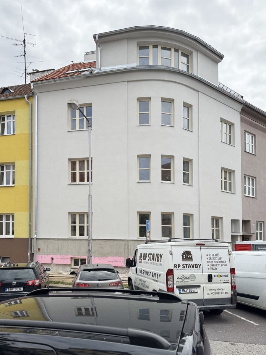 Pronájem bytu 1+kk 26 m², nám. Kpt. Otm. Chlupa, Znojmo, Jihomoravský kraj Pronájem bytu 1+kk 26 m², nám. Kpt. Otm. Chlupa, Znojmo, Jihomoravský kraj