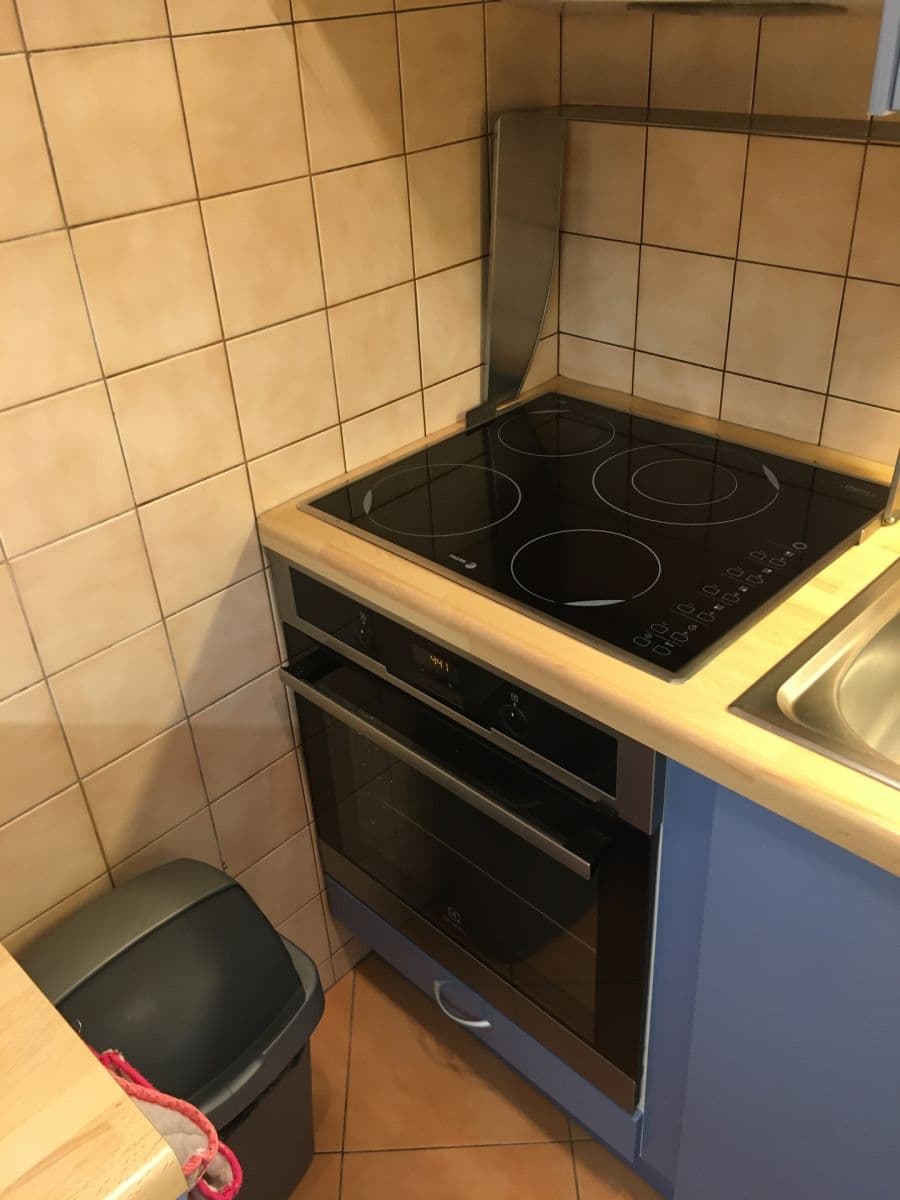 Pronájem bytu 2+kk 42 m², Školská, Hostivice, Středočeský kraj Pronájem bytu 2+kk 42 m², Školská, Hostivice, Středočeský kraj