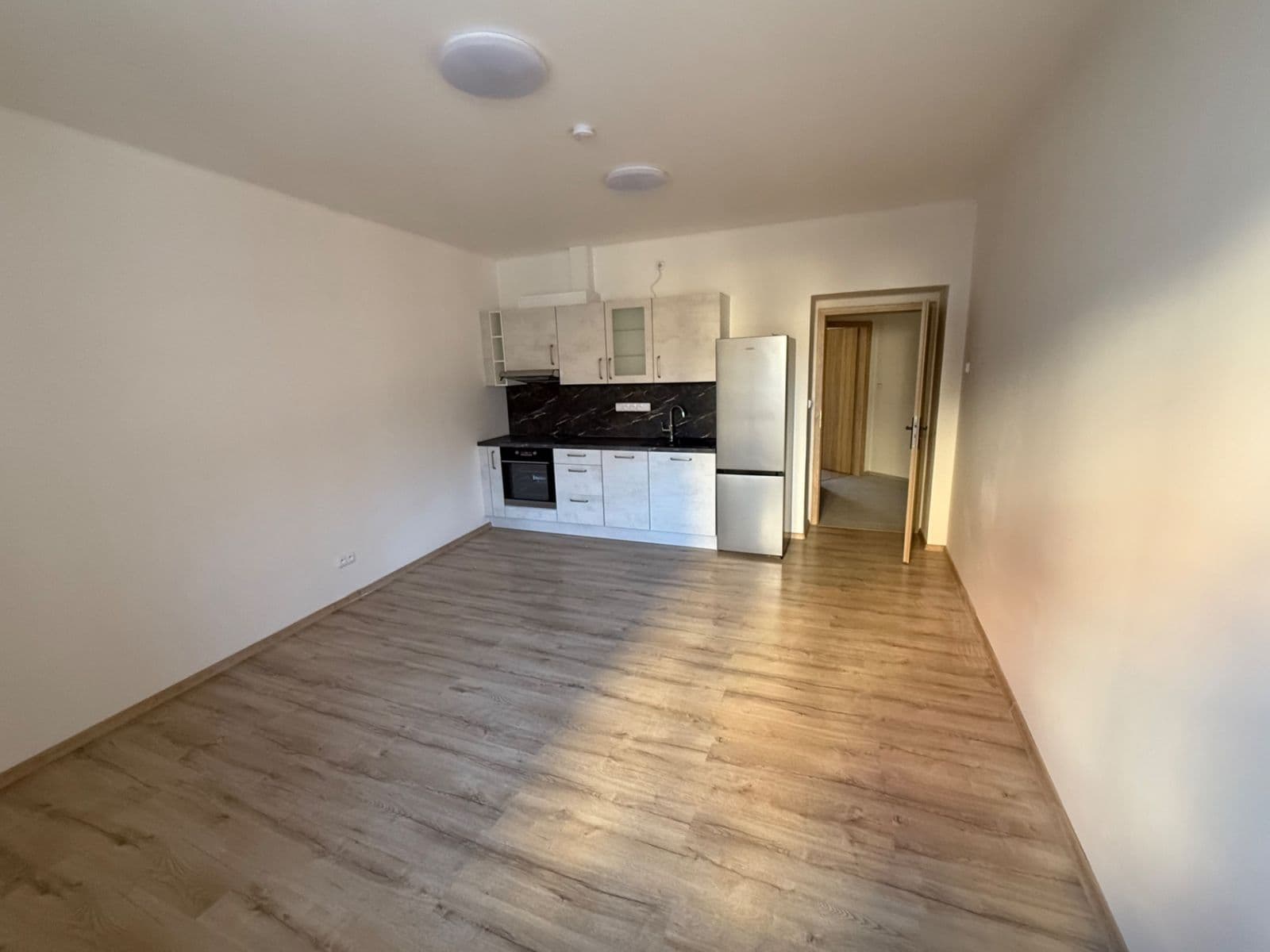 Pronájem bytu 1+kk 33 m², náměstí kpt. Otmara Chlupa, Znojmo, Jihomoravský kraj Pronájem bytu 1+kk 33 m², náměstí kpt. Otmara Chlupa, Znojmo, Jihomoravský kraj