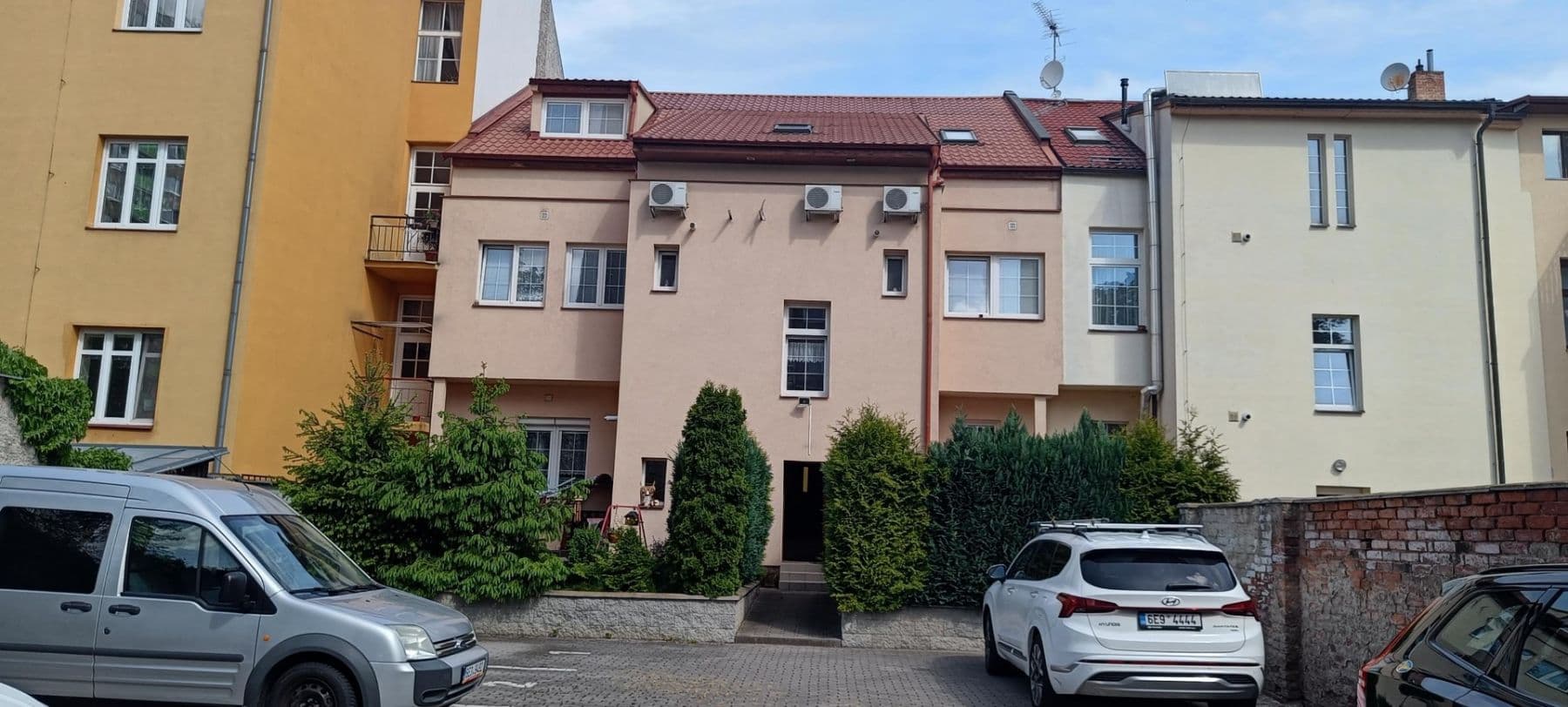 Pronájem bytu 2+kk 45 m², Hronovická, Pardubice, Pardubický kraj Pronájem bytu 2+kk 45 m², Hronovická, Pardubice, Pardubický kraj
