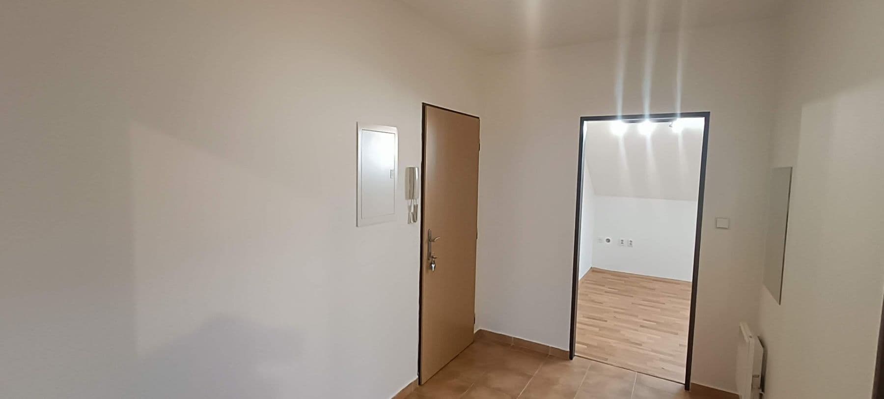 Pronájem bytu 2+kk 45 m², Hronovická, Pardubice, Pardubický kraj Pronájem bytu 2+kk 45 m², Hronovická, Pardubice, Pardubický kraj