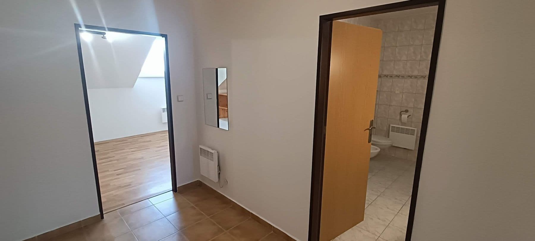 Pronájem bytu 2+kk 45 m², Hronovická, Pardubice, Pardubický kraj Pronájem bytu 2+kk 45 m², Hronovická, Pardubice, Pardubický kraj