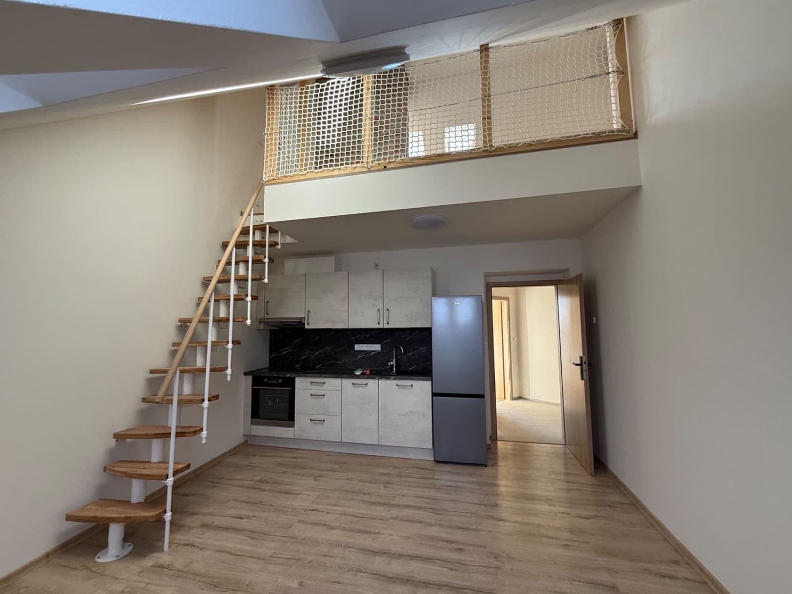 Pronájem bytu 3+kk 65 m², nám. Kpt. Otm. Chlupa, Znojmo, Jihomoravský kraj Pronájem bytu 3+kk 65 m², nám. Kpt. Otm. Chlupa, Znojmo, Jihomoravský kraj