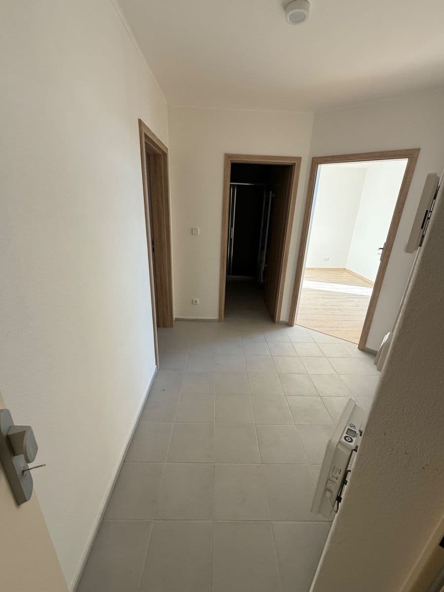 Pronájem bytu 3+kk 65 m², nám. Kpt. Otm. Chlupa, Znojmo, Jihomoravský kraj Pronájem bytu 3+kk 65 m², nám. Kpt. Otm. Chlupa, Znojmo, Jihomoravský kraj