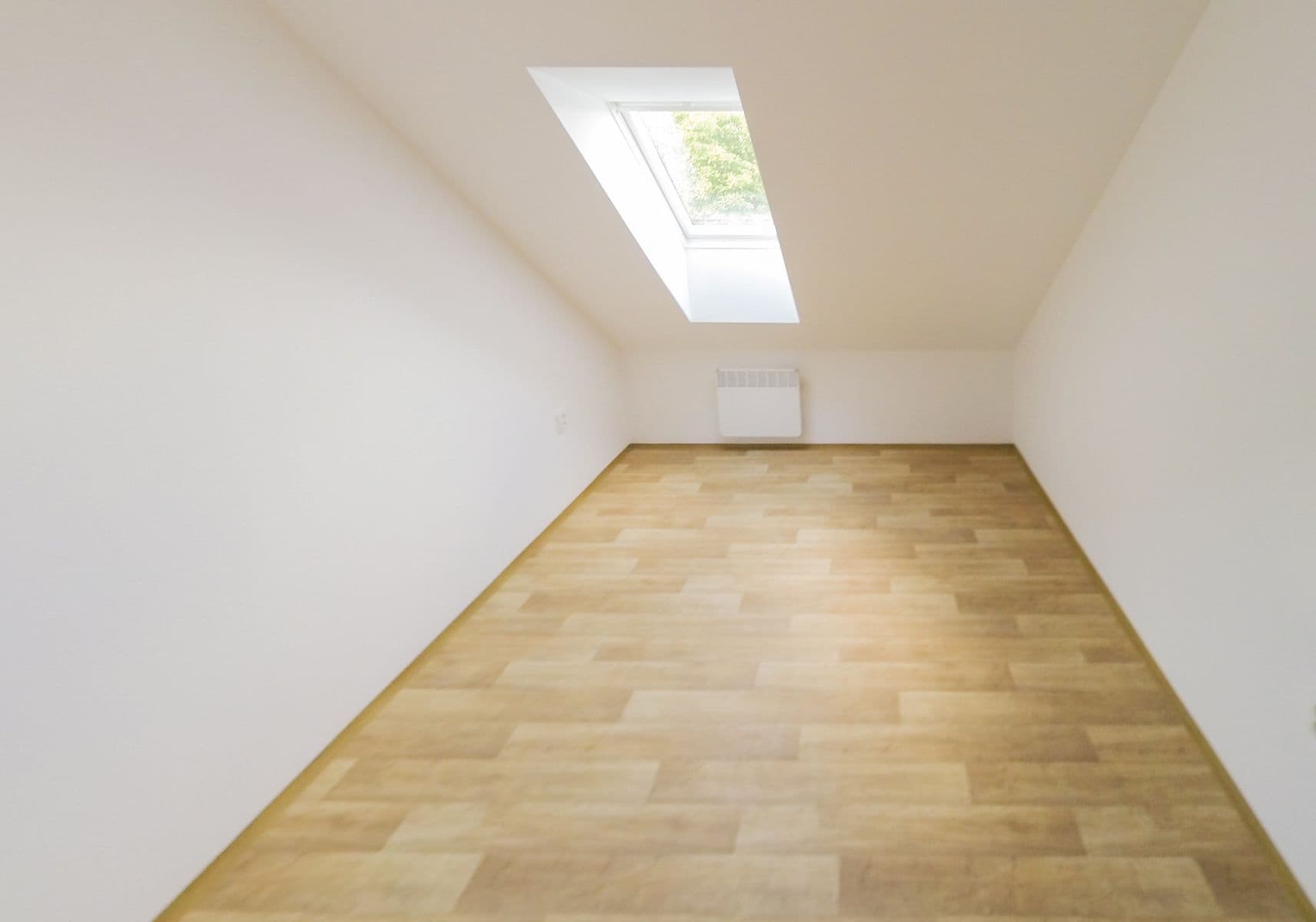 Pronájem bytu 2+kk 35 m², Bratří Čapků, Hradec Králové, Královéhradecký kraj Pronájem bytu 2+kk 35 m², Bratří Čapků, Hradec Králové, Královéhradecký kraj