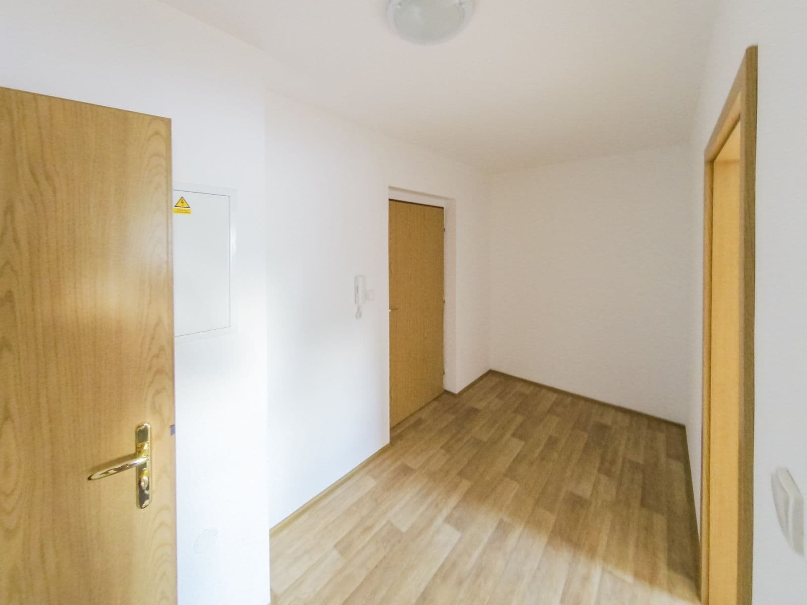 Pronájem bytu 2+kk 35 m², Bratří Čapků, Hradec Králové, Královéhradecký kraj Pronájem bytu 2+kk 35 m², Bratří Čapků, Hradec Králové, Královéhradecký kraj
