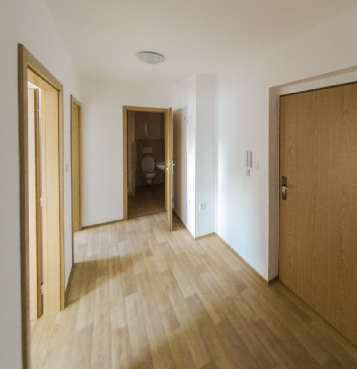 Pronájem bytu 2+kk 35 m², Bratří Čapků, Hradec Králové, Královéhradecký kraj Pronájem bytu 2+kk 35 m², Bratří Čapků, Hradec Králové, Královéhradecký kraj
