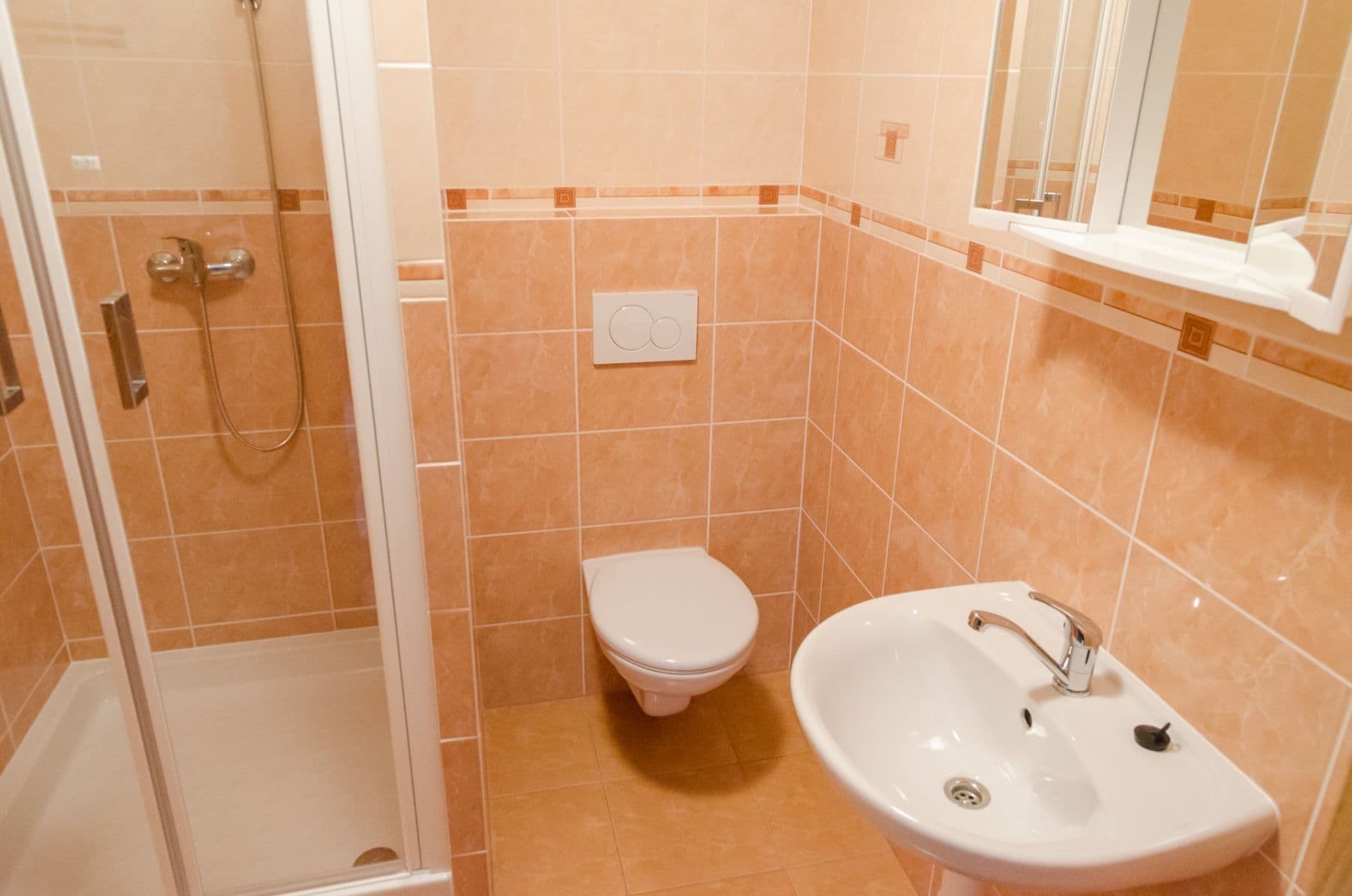 Pronájem bytu 2+kk 35 m², Bratří Čapků, Hradec Králové, Královéhradecký kraj Pronájem bytu 2+kk 35 m², Bratří Čapků, Hradec Králové, Královéhradecký kraj