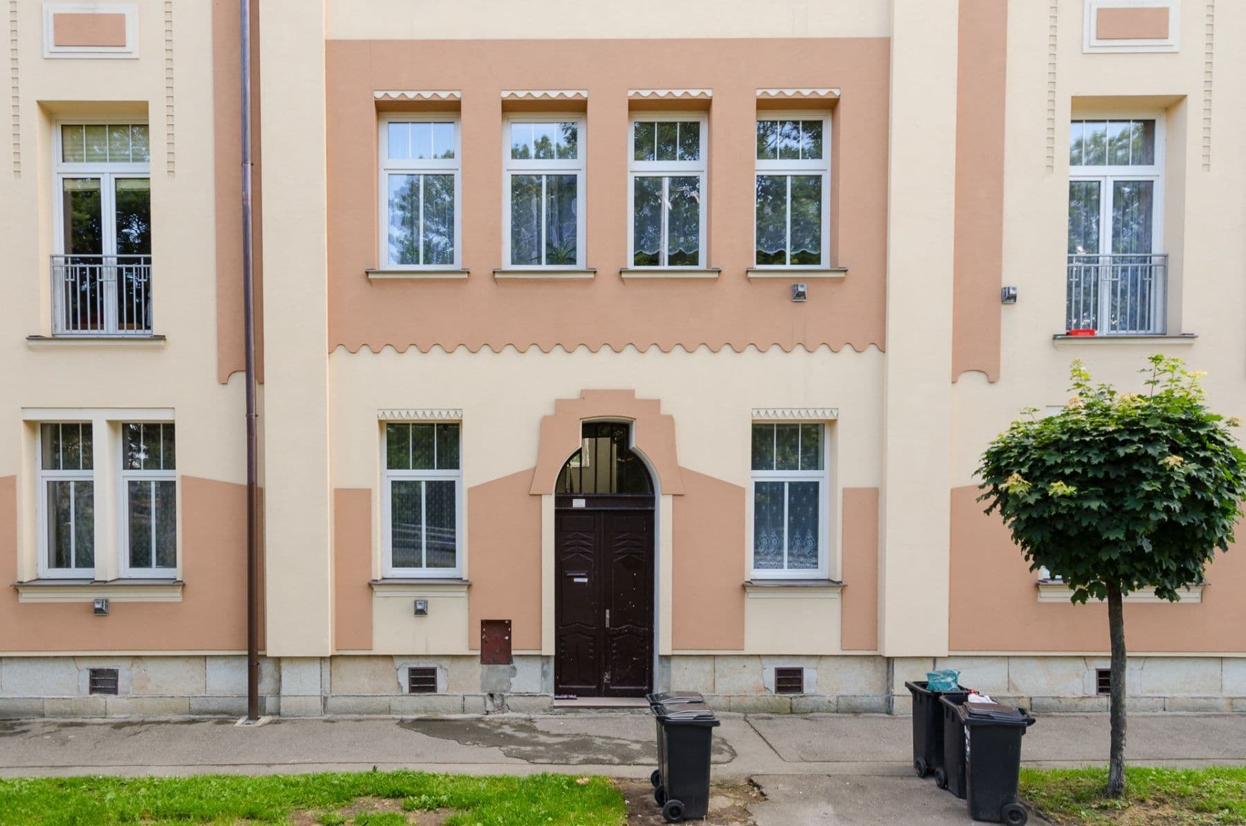 Pronájem bytu 2+kk 35 m², Bratří Čapků, Hradec Králové, Královéhradecký kraj Pronájem bytu 2+kk 35 m², Bratří Čapků, Hradec Králové, Královéhradecký kraj