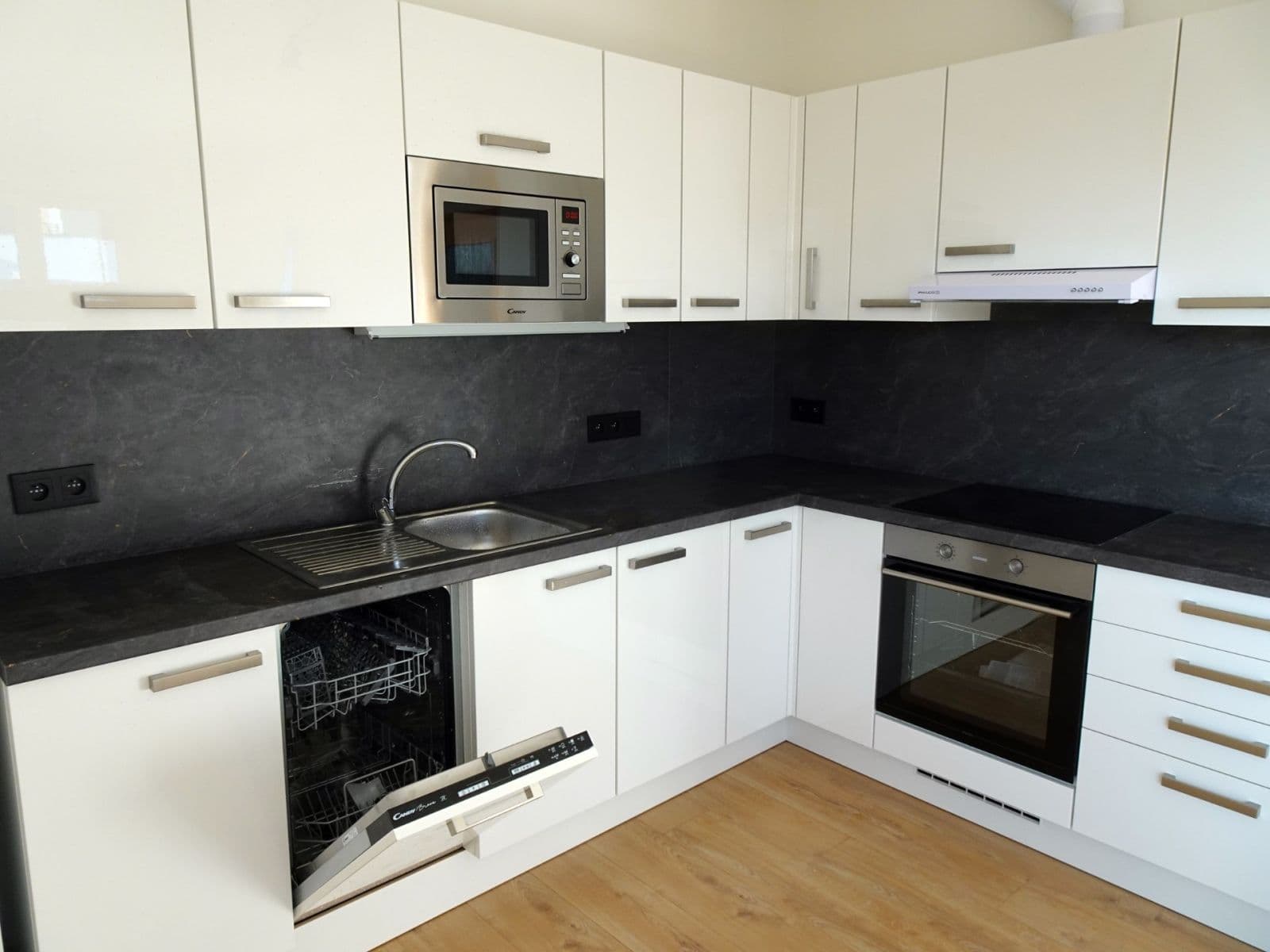 Pronájem bytu 3+kk 63 m², Miloše Havla, Praha, Praha Pronájem bytu 3+kk 63 m², Miloše Havla, Praha, Praha