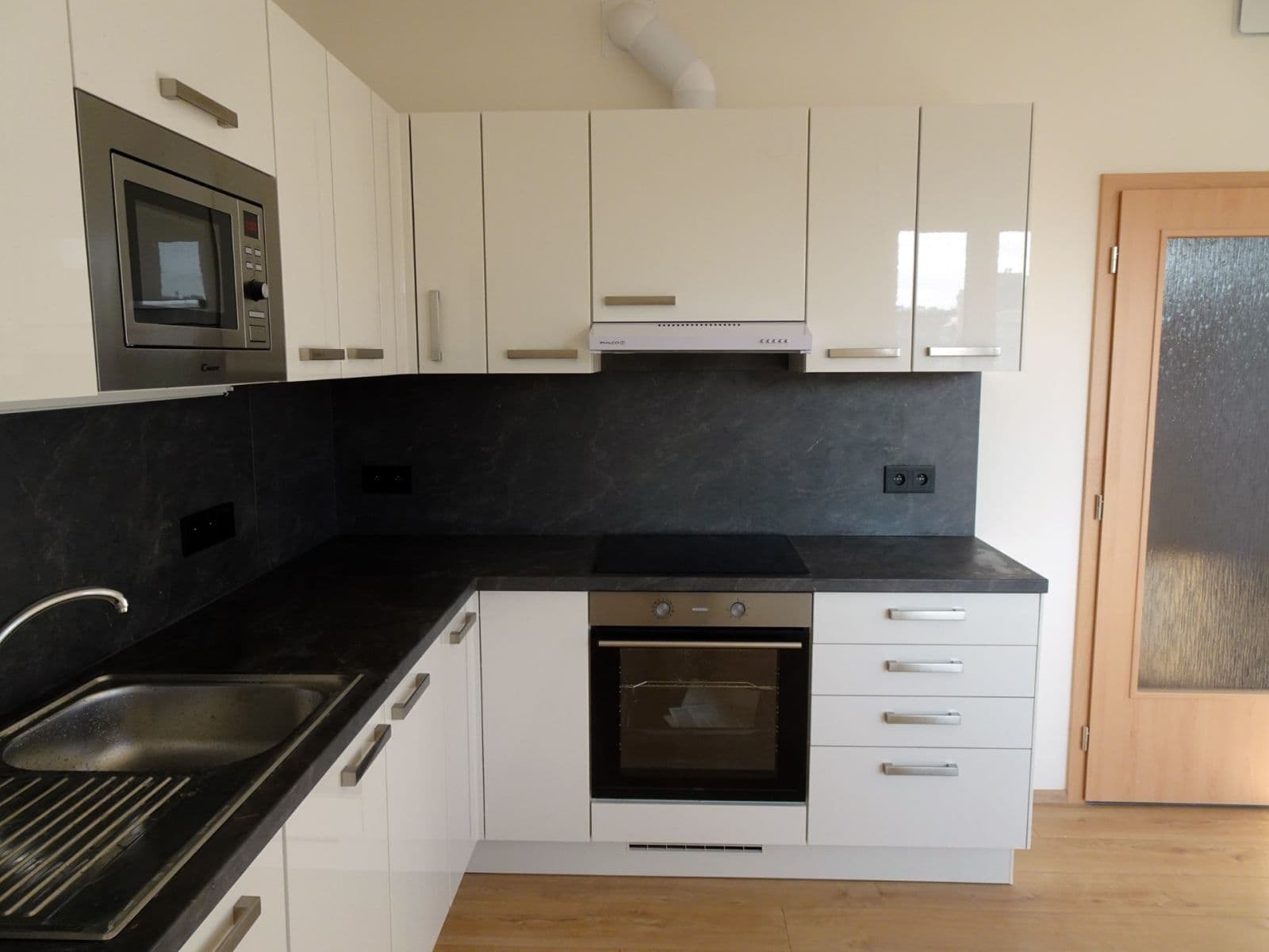 Pronájem bytu 3+kk 63 m², Miloše Havla, Praha, Praha Pronájem bytu 3+kk 63 m², Miloše Havla, Praha, Praha