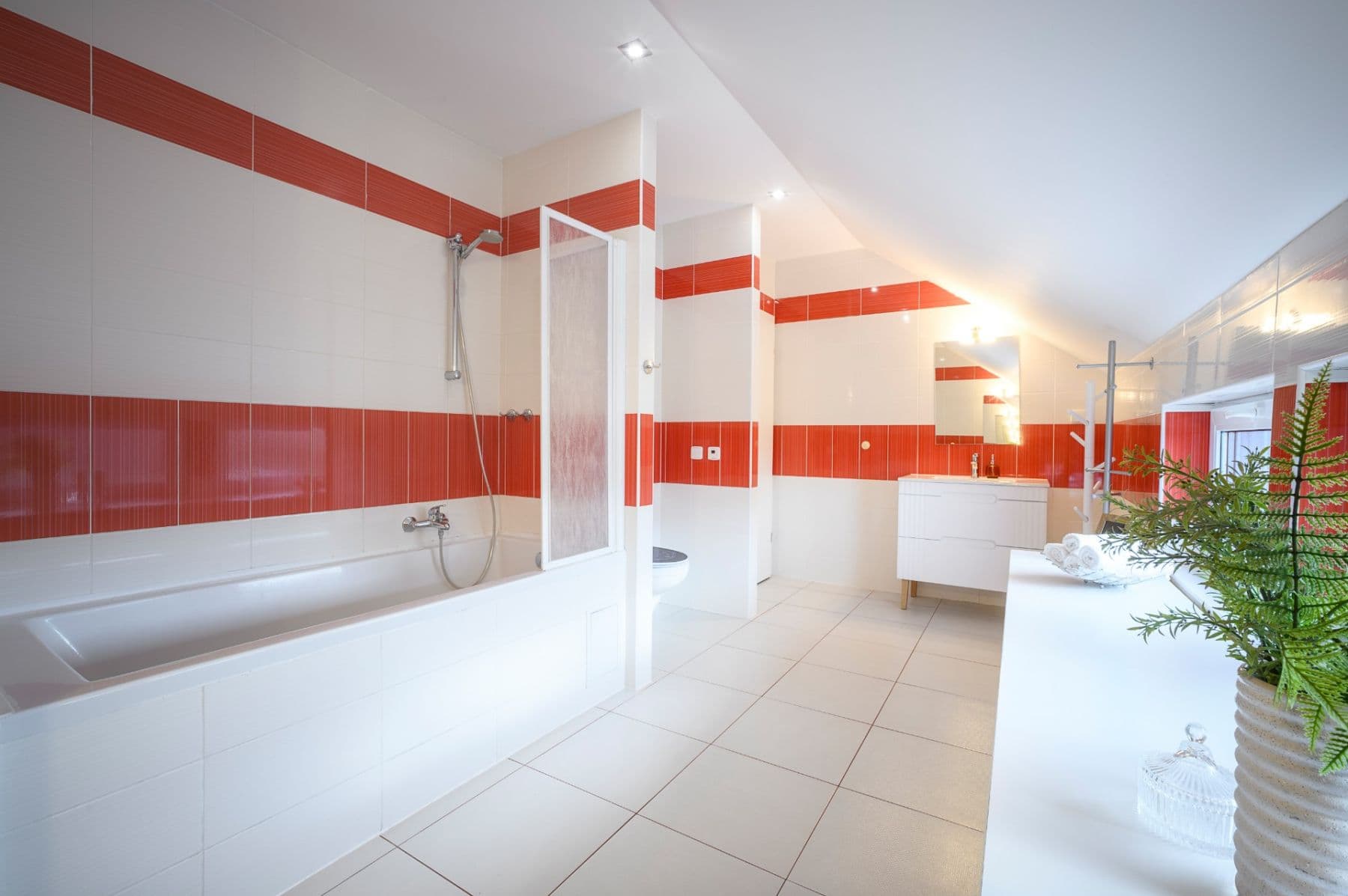 Prodej domu 199 m², pozemek 1.235 m², K Tišině, Řečany nad Labem, Pardubický kraj Prodej domu 199 m², pozemek 1.235 m², K Tišině, Řečany nad Labem, Pardubický kraj