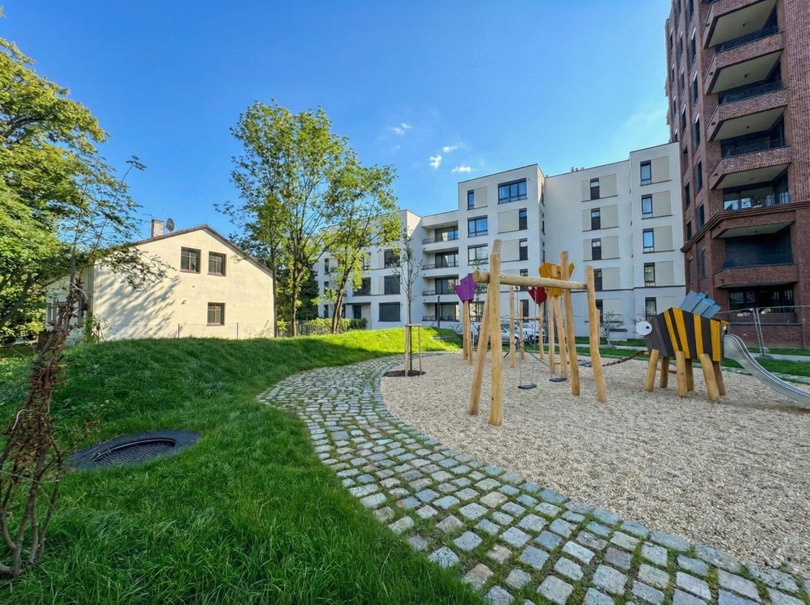 Prodej domu 245 m², pozemek 121 m², Bělehradská, Praha, Praha Prodej domu 245 m², pozemek 121 m², Bělehradská, Praha, Praha