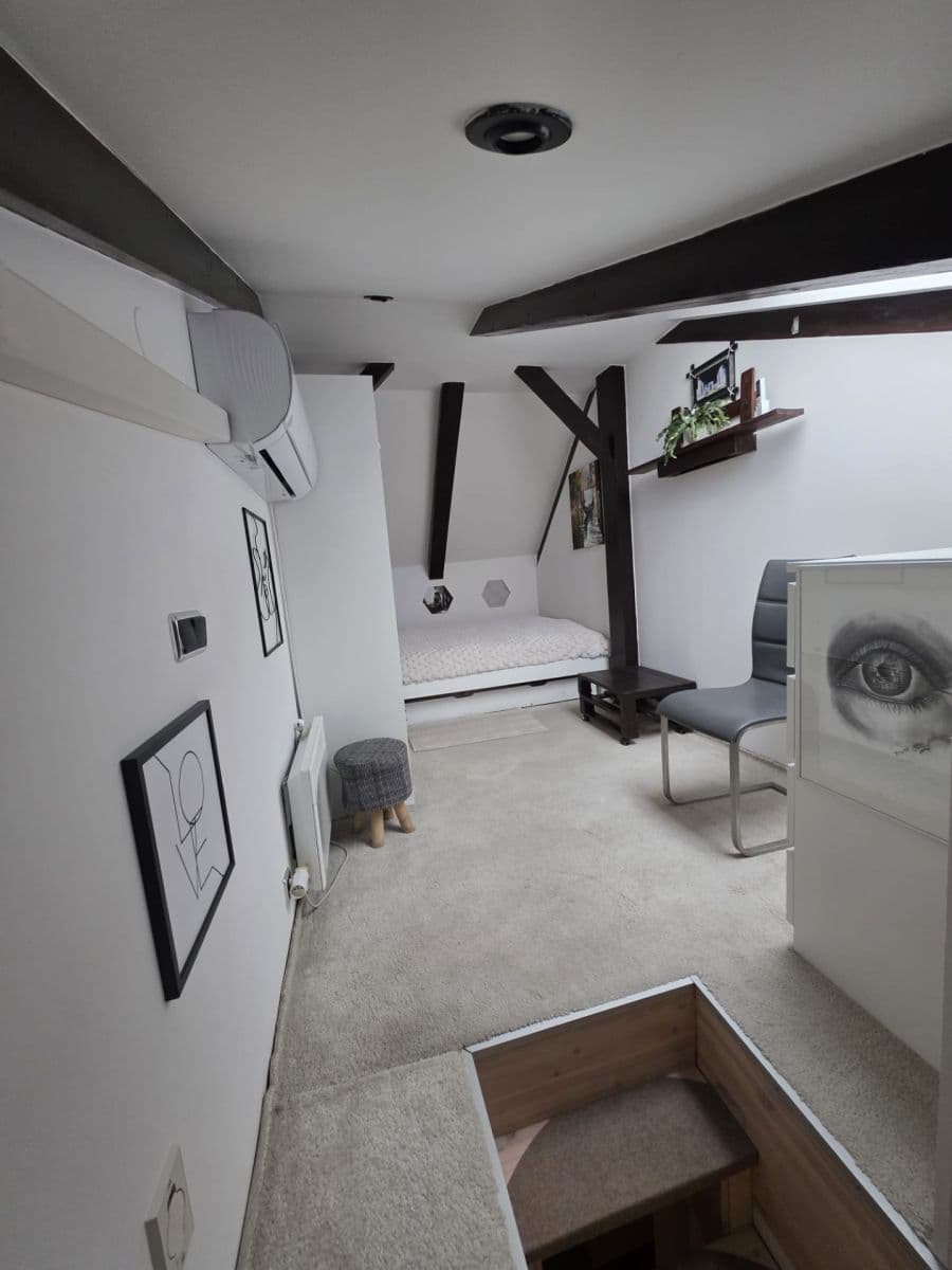 Pronájem bytu 1+1 30 m², Navrátilova, Praha, Praha Pronájem bytu 1+1 30 m², Navrátilova, Praha, Praha