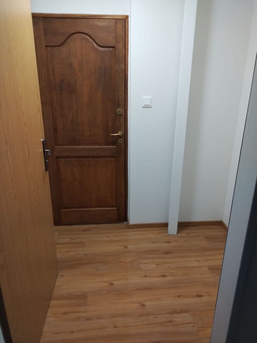 Pronájem bytu 3+1 104 m², Na Hrázi, Praha, Praha Pronájem bytu 3+1 104 m², Na Hrázi, Praha, Praha