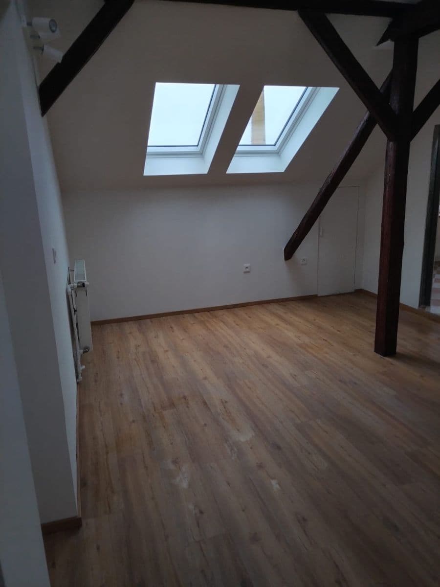 Pronájem bytu 3+1 104 m², Na Hrázi, Praha, Praha Pronájem bytu 3+1 104 m², Na Hrázi, Praha, Praha