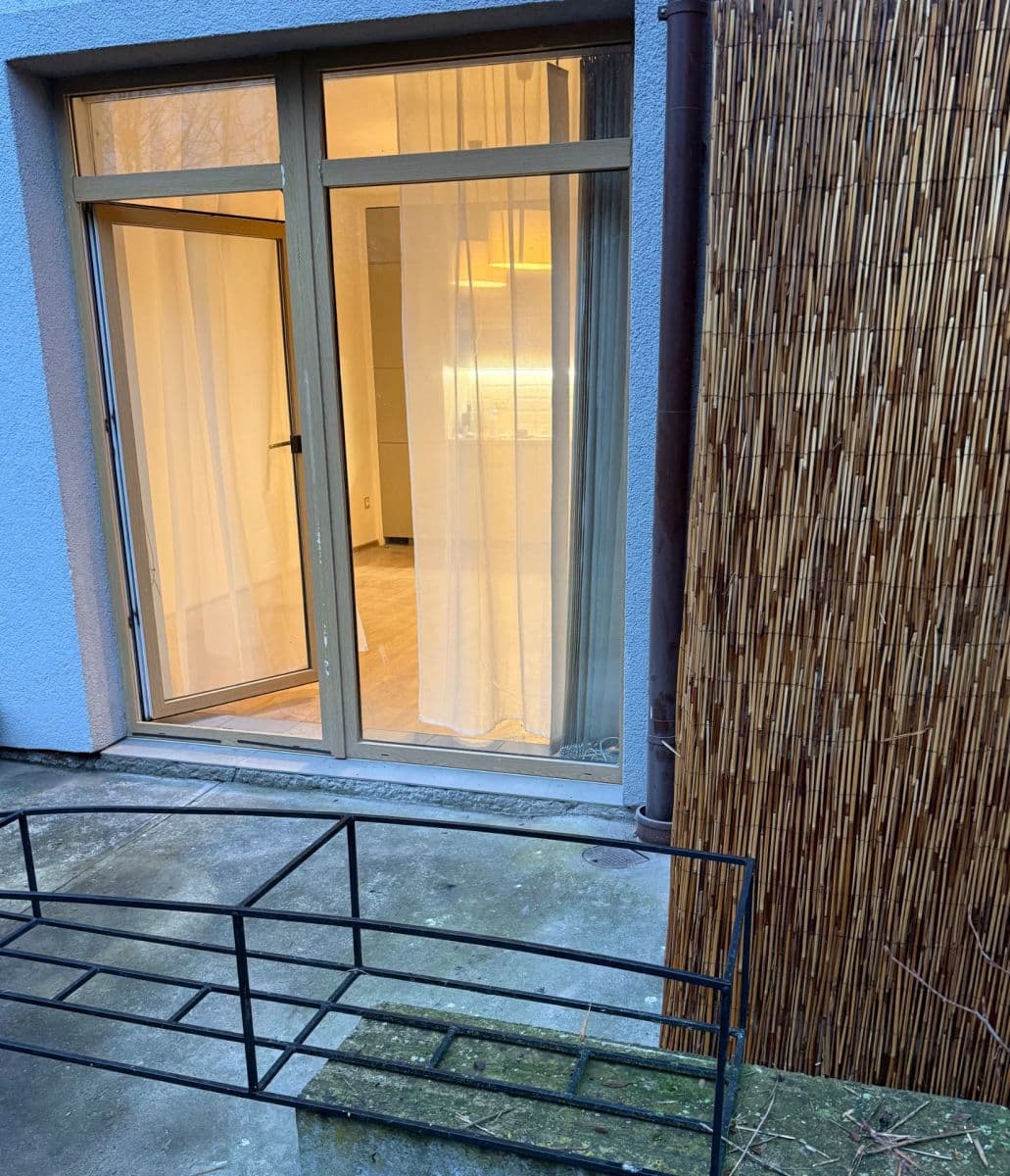 Pronájem bytu 1+kk 36 m², Na Hrázce, Hradec Králové, Královéhradecký kraj Pronájem bytu 1+kk 36 m², Na Hrázce, Hradec Králové, Královéhradecký kraj