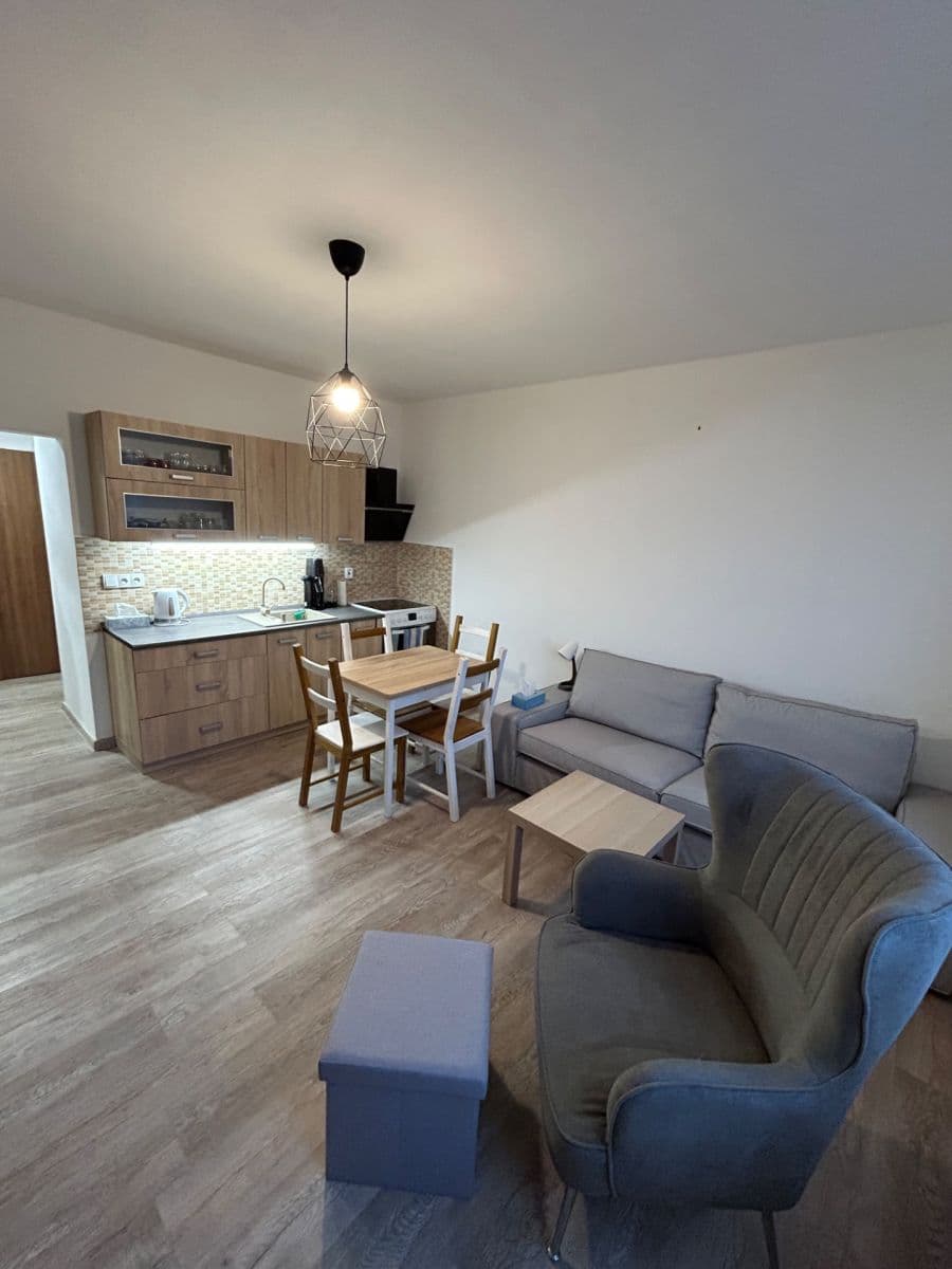 Pronájem bytu 2+kk 42 m², Rabasova, Ústí nad Labem, Ústecký kraj Pronájem bytu 2+kk 42 m², Rabasova, Ústí nad Labem, Ústecký kraj