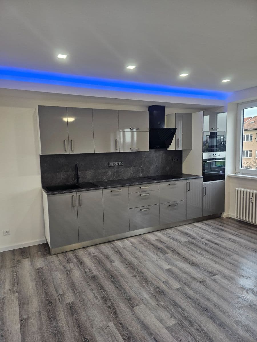 Pronájem bytu 2+kk 64 m², Jerevanská, Praha, Praha Pronájem bytu 2+kk 64 m², Jerevanská, Praha, Praha