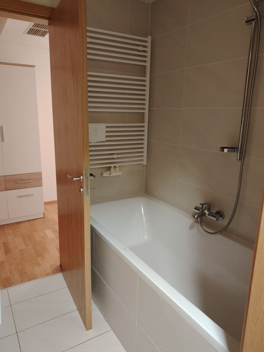 Pronájem bytu 3+kk 94 m², Malešická, Praha, Praha Pronájem bytu 3+kk 94 m², Malešická, Praha, Praha