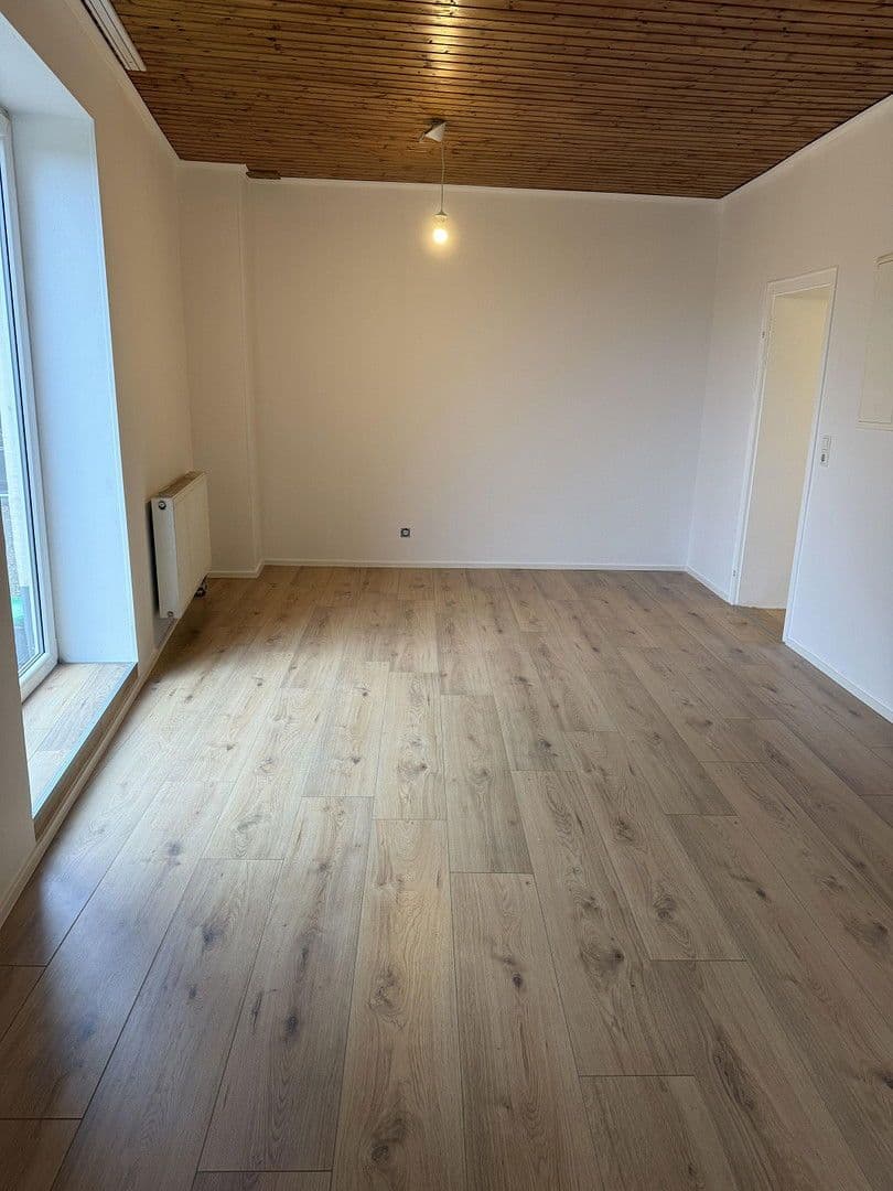 Pronájem bytu 3+1 90 m², Alzeyerstraße 108, Flörsheim-Dalsheim, Porýní-Falc Pronájem bytu 3+1 90 m², Alzeyerstraße 108, Flörsheim-Dalsheim, Porýní-Falc