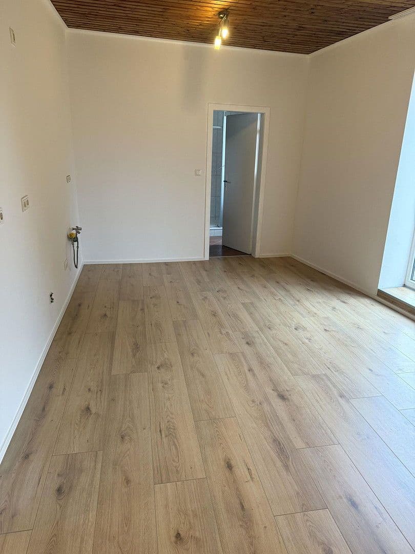 Pronájem bytu 3+1 90 m², Alzeyerstraße 108, Flörsheim-Dalsheim, Porýní-Falc Pronájem bytu 3+1 90 m², Alzeyerstraße 108, Flörsheim-Dalsheim, Porýní-Falc